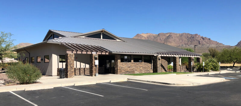 Exterior shot of the Cobre Valley Regional Medical Center Superior Clinic building
